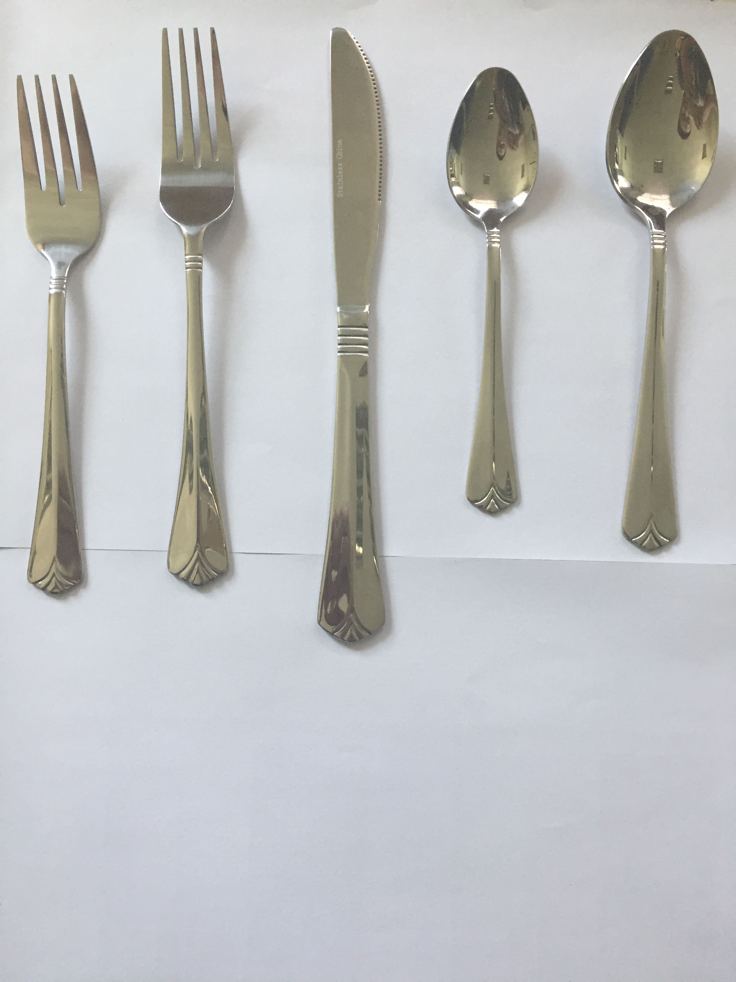 Stainless steel cutlery set