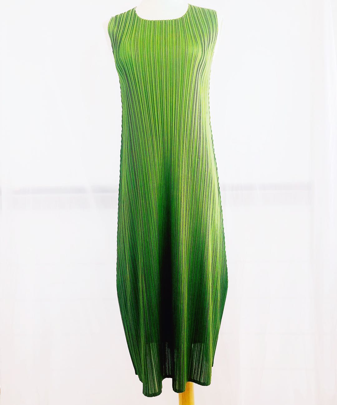 ladies pleat dress