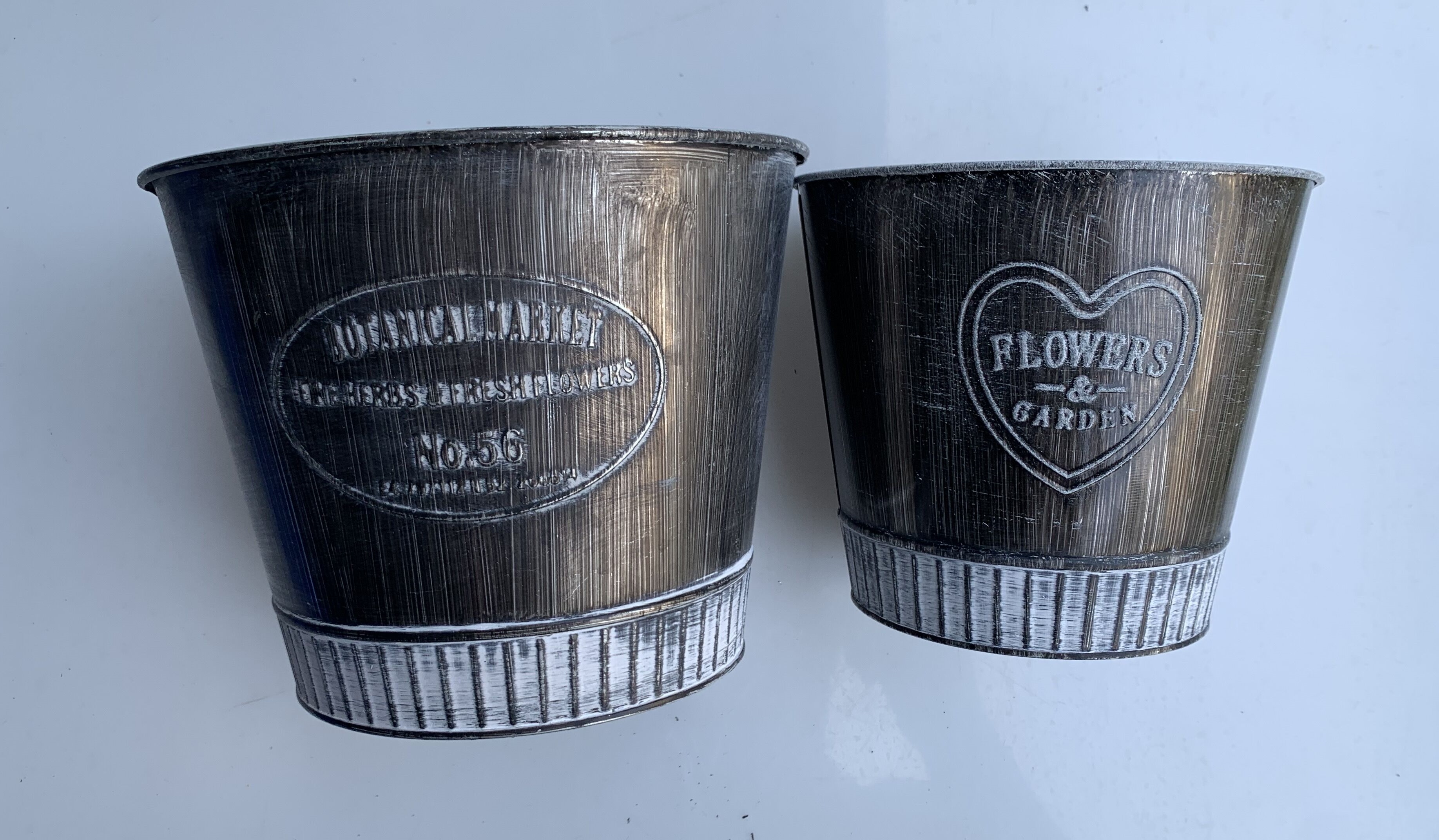 Wholesale Antique style basin Galvanized metal zinc tin Round Crown flower pots