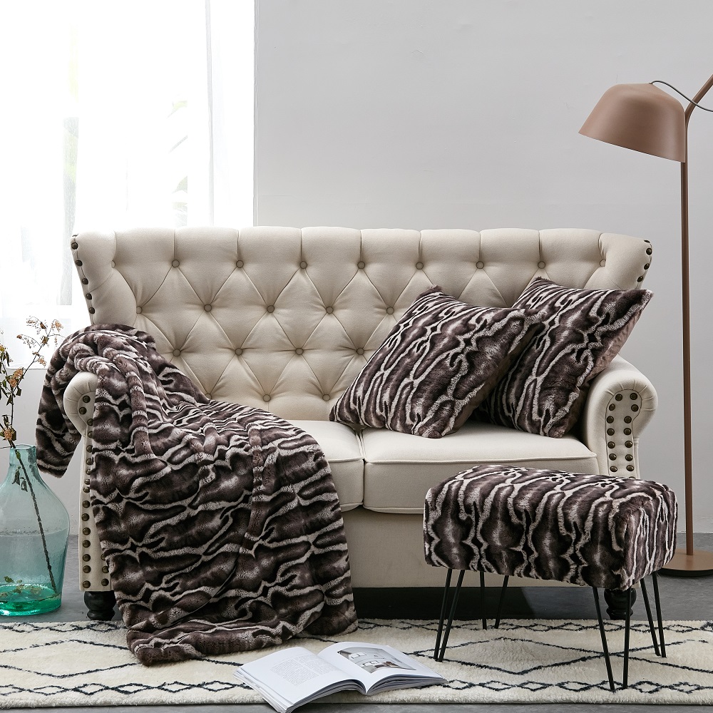 Tip print rabbit fur throw