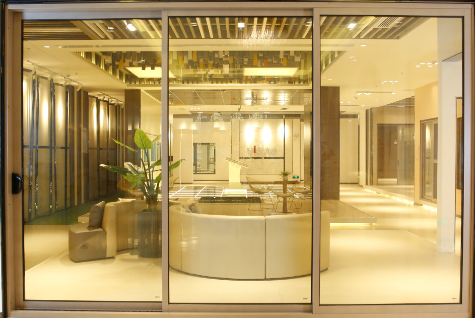 Aluminium Sliding door with three tracks