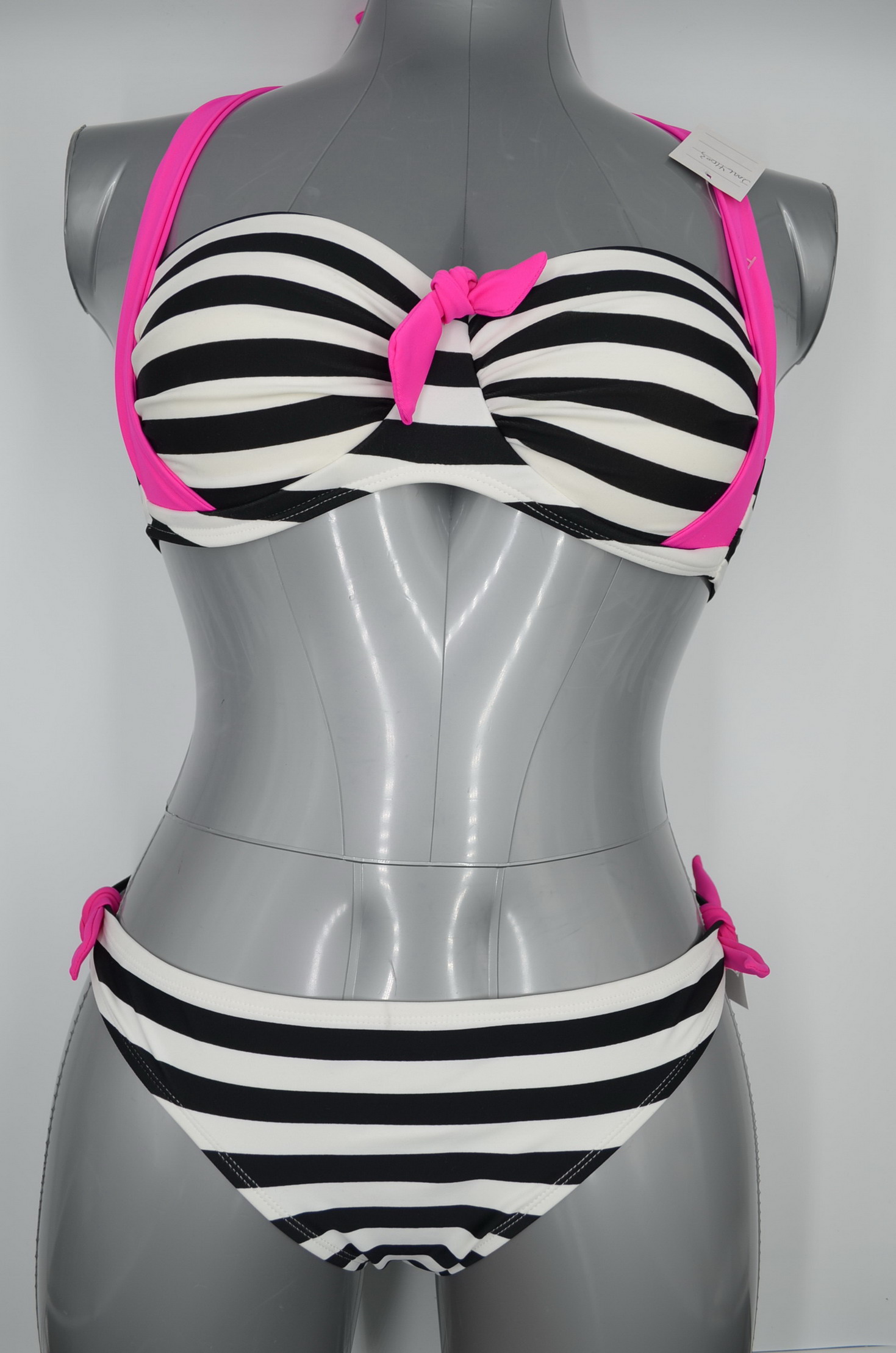 swim wear