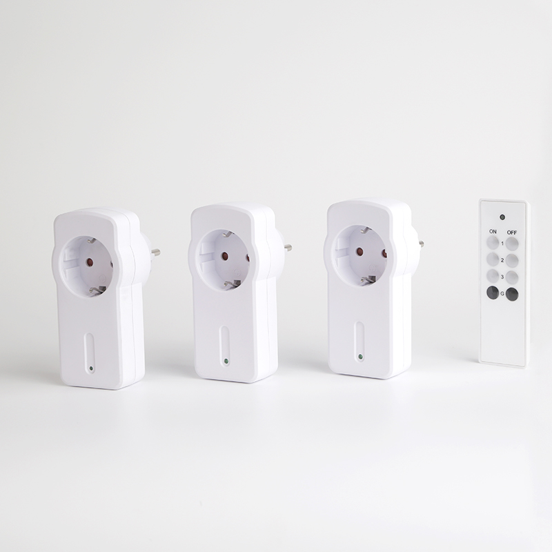 Wireless remote control socket