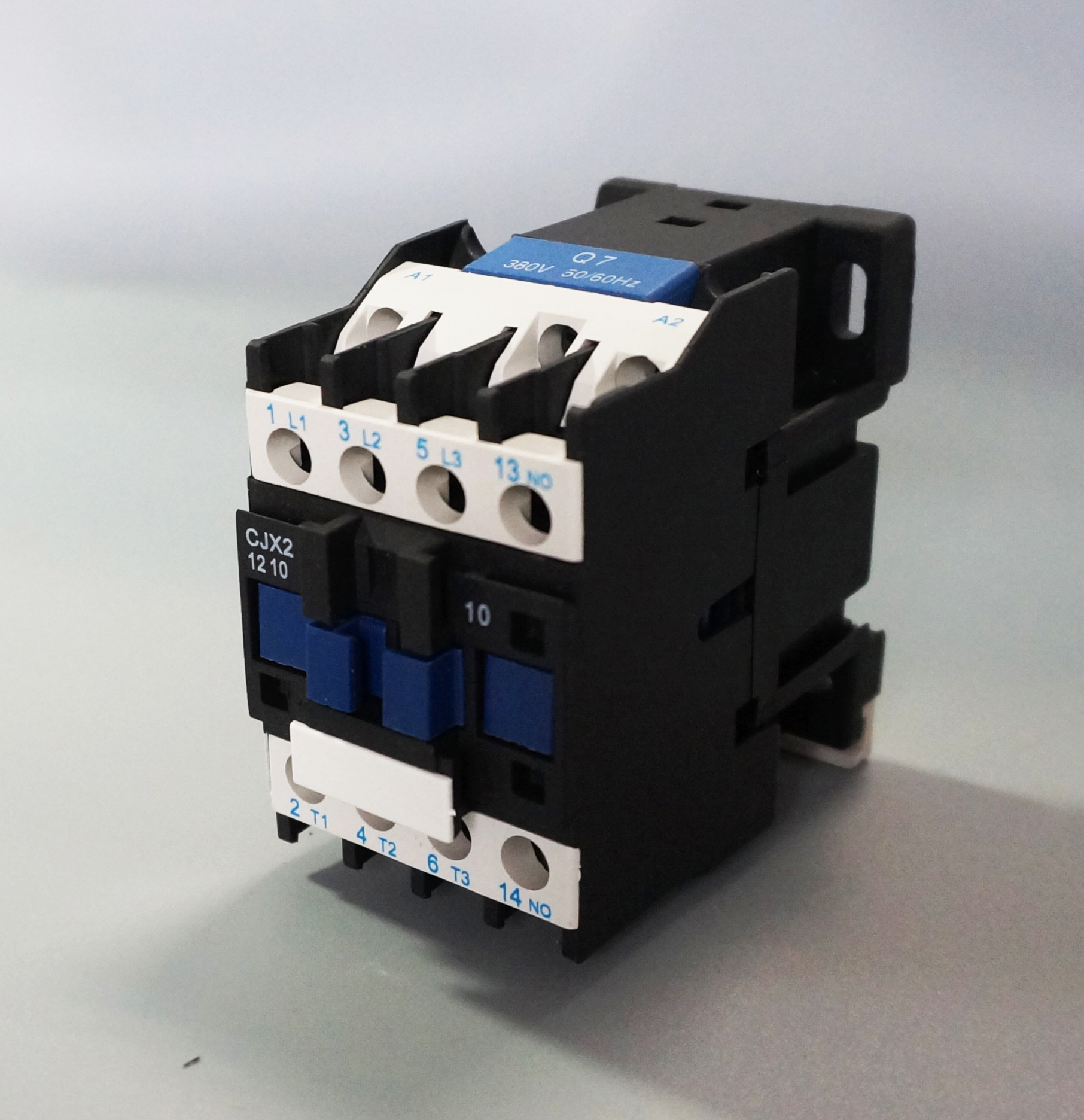 LC1-D12 12A 220V/380V AC contactor
