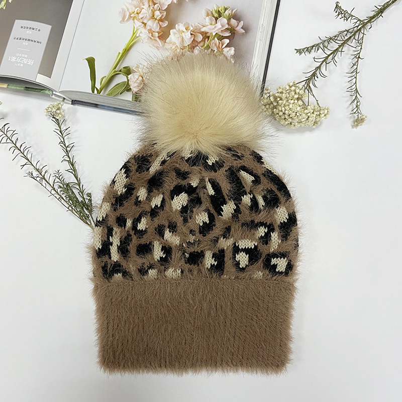 Lh15 Women Hats Supersoft Leopard Jacquard Beanie Knit Hat Topped With Racoon Fur Bobble Hat Beret