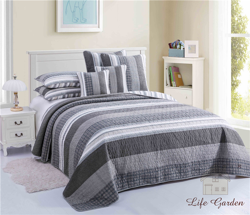Washable cotton patchwork quilt