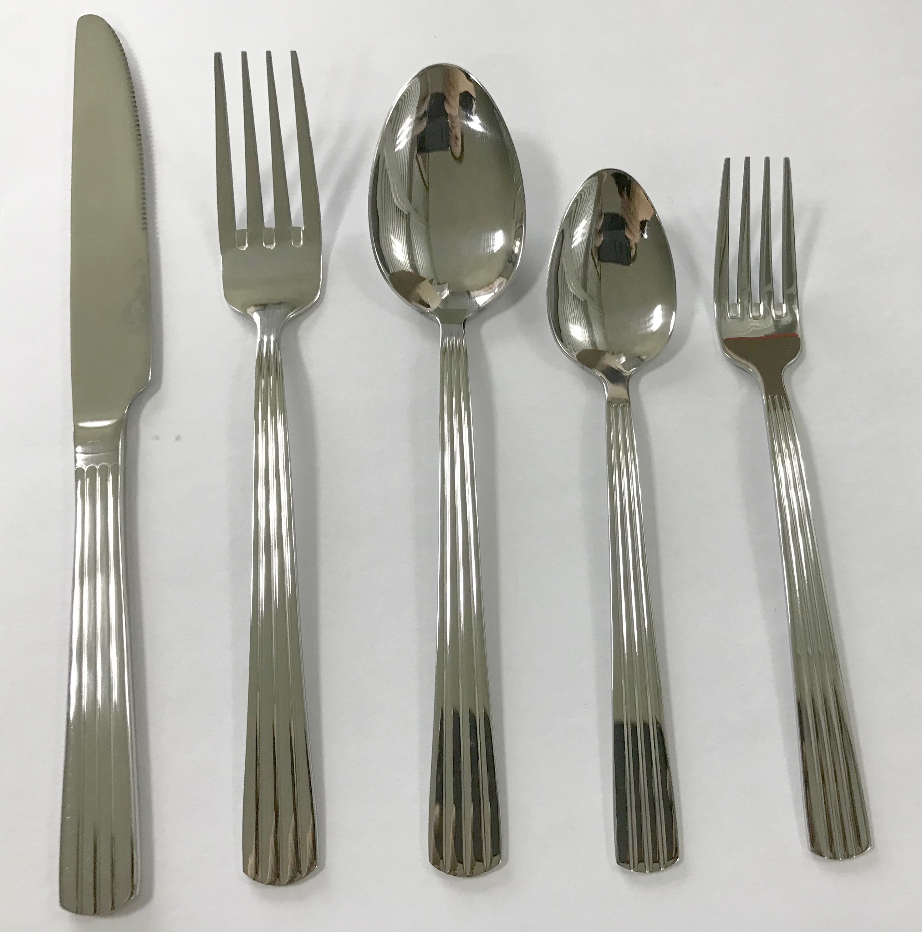 Stainless steel cutlery set