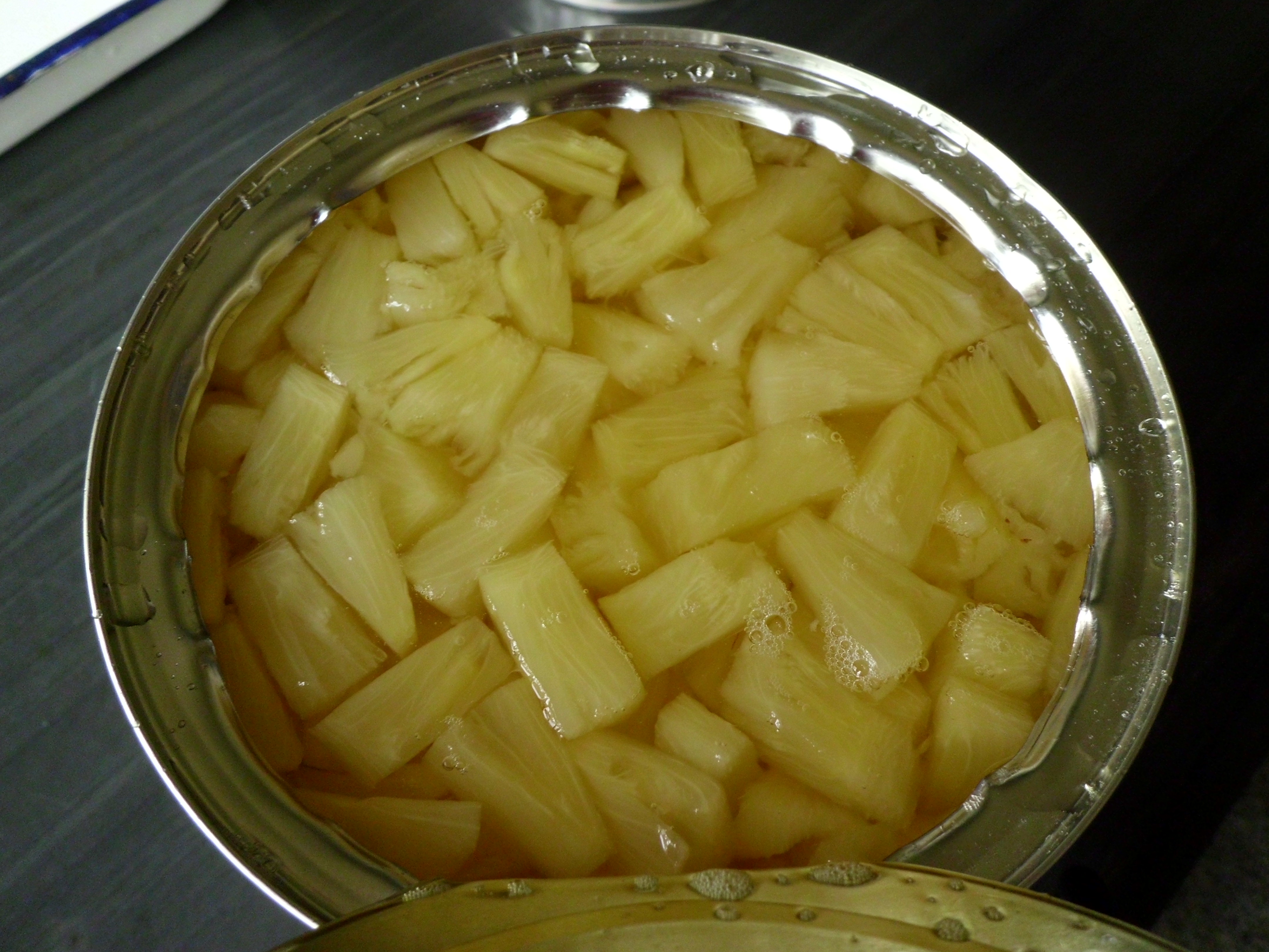 Canned pineapple