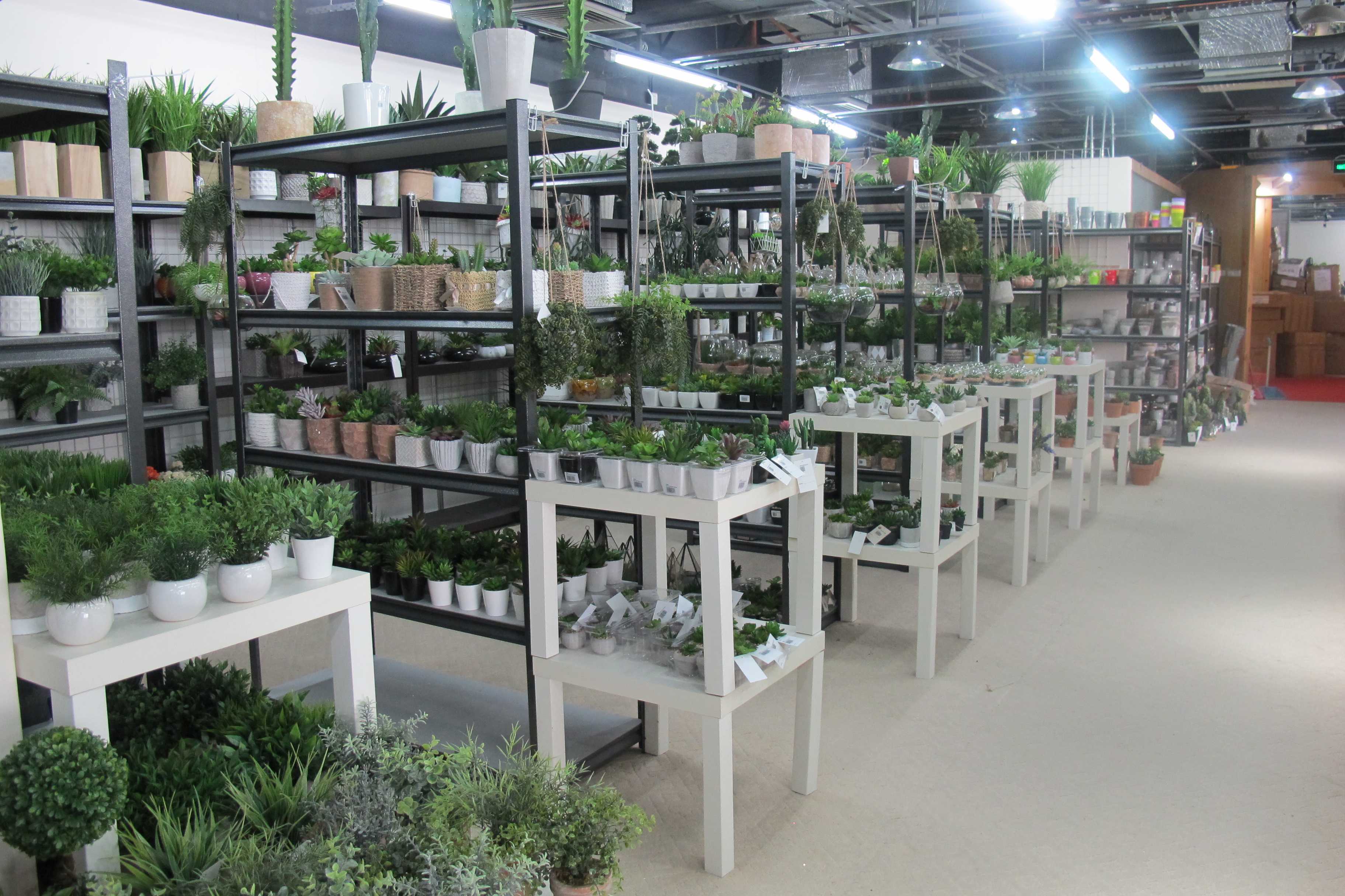Guangzhou Liluan Trading Co., Ltd. – other artificial flowers and peripheral products 2