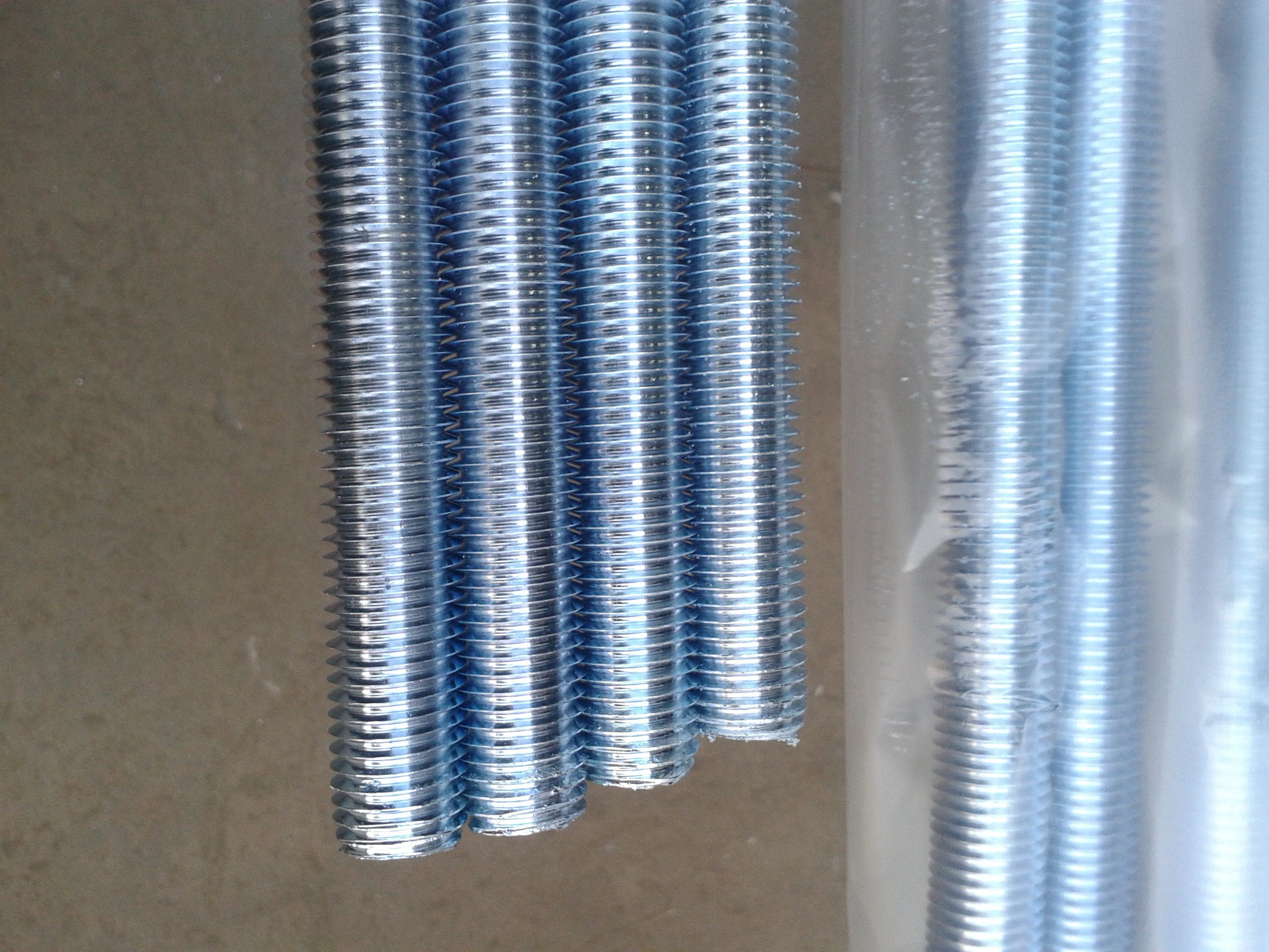 G4.8 zinc plated Threaded rod