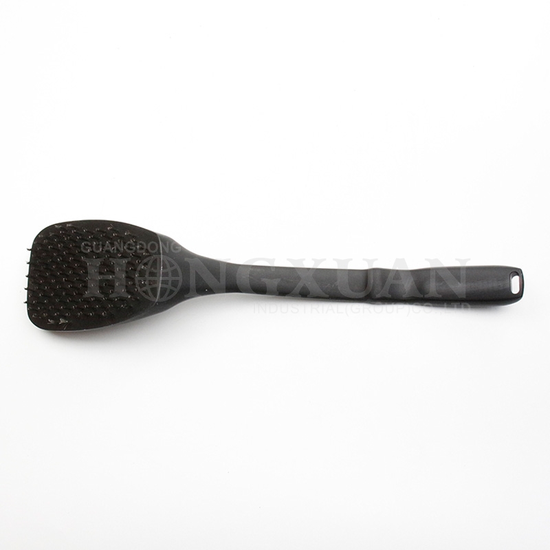 Cleaning brush