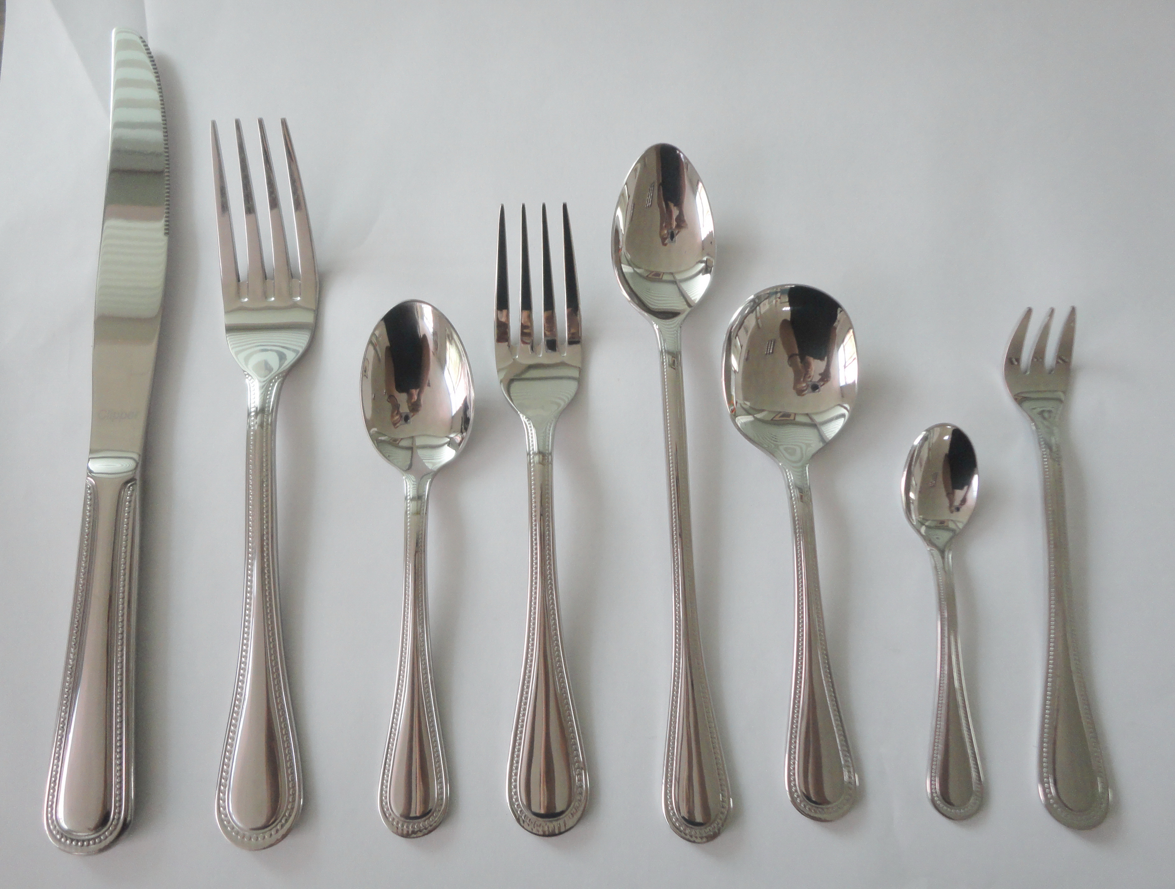 Stainless steel cutlery set