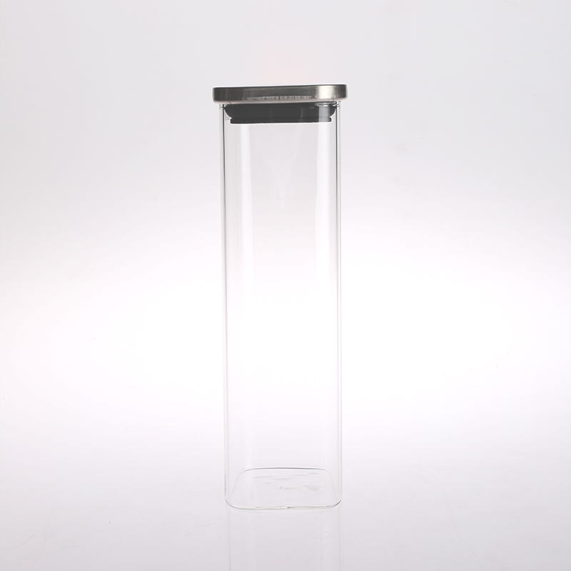 Heat-resistant glass canister with metal lid