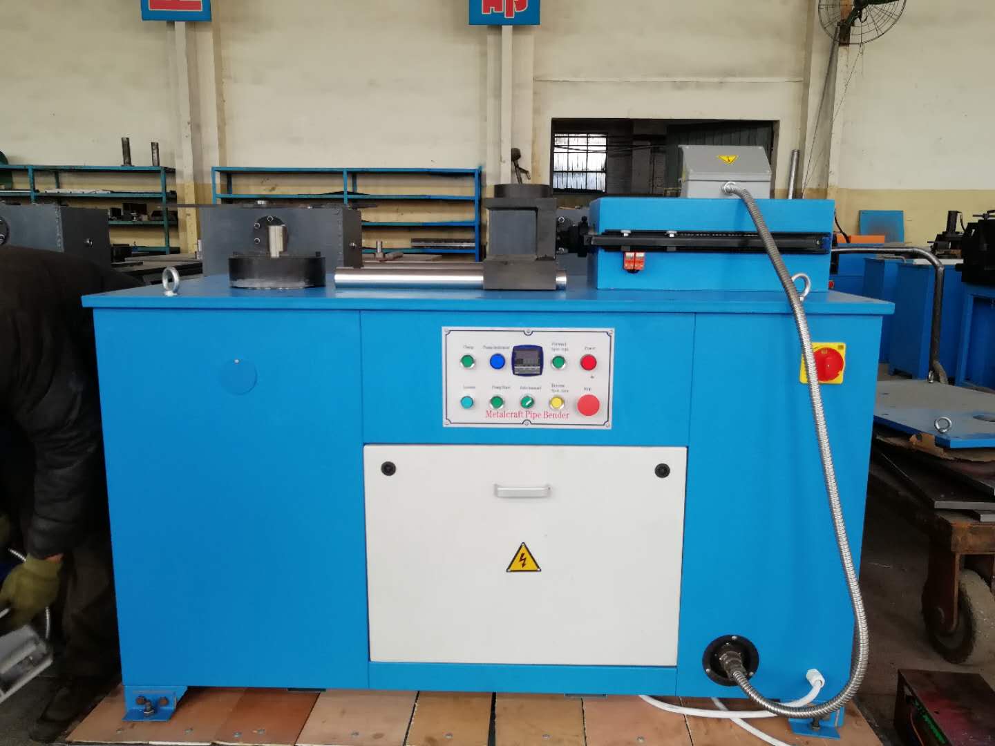 Metal Pipe Bender