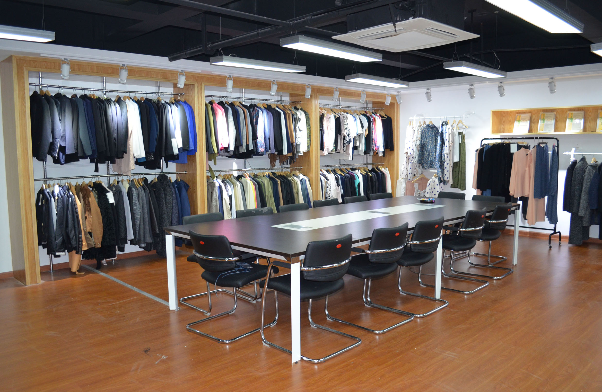 Hangzhou Biaiqiu Fashion Design Co., Ltd. – women's jackets 2