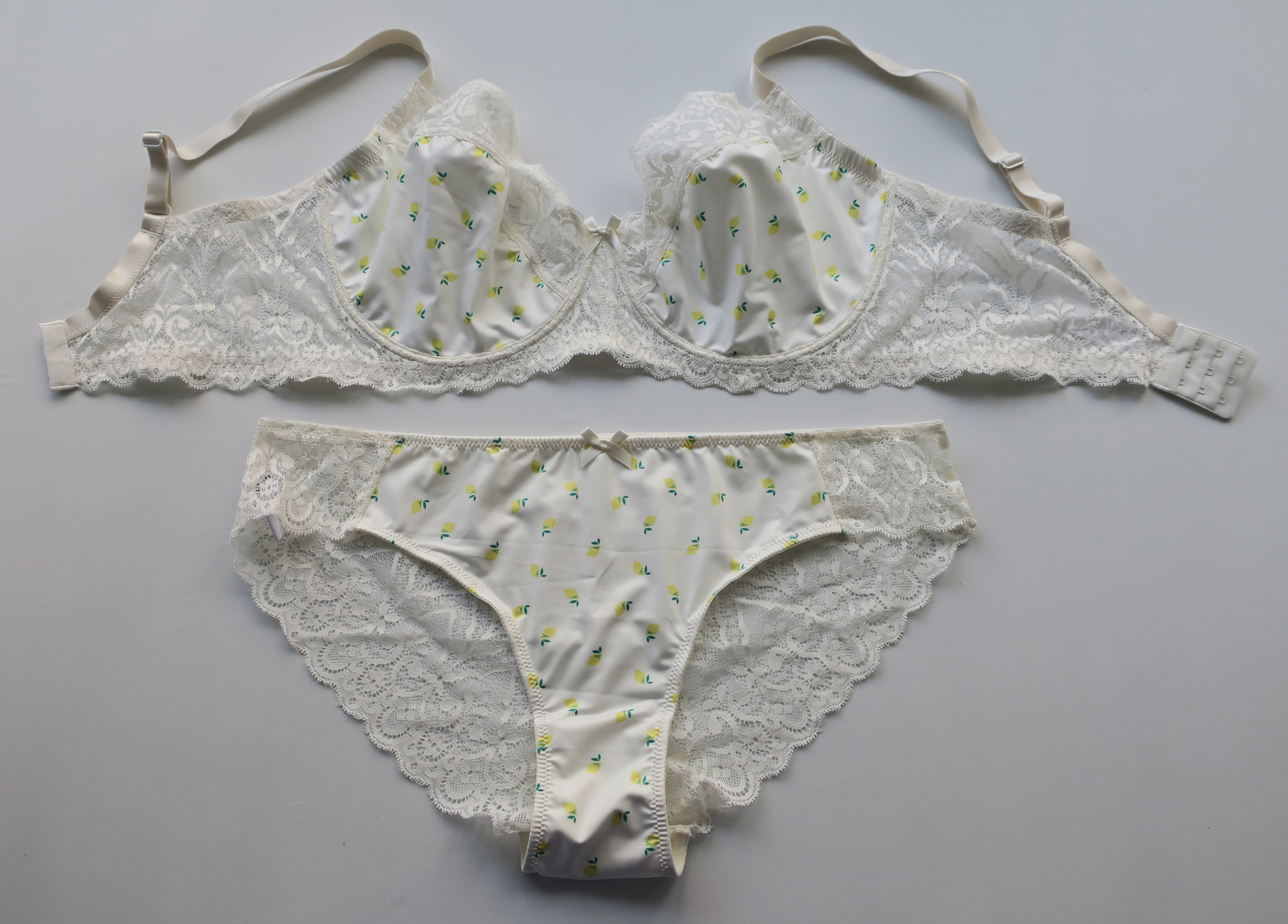 Big size non-padded bra & big size brief