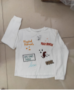 girl‘s sweater