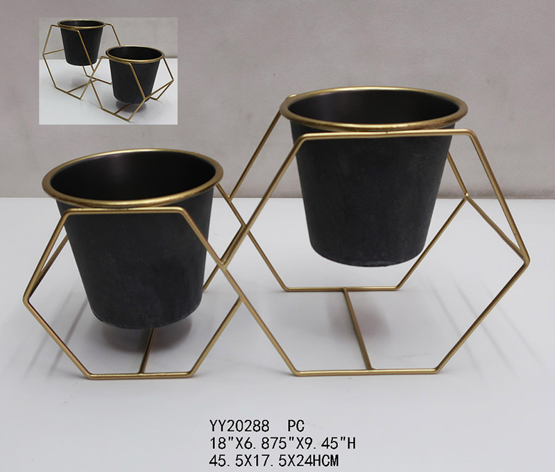Metal flower pot