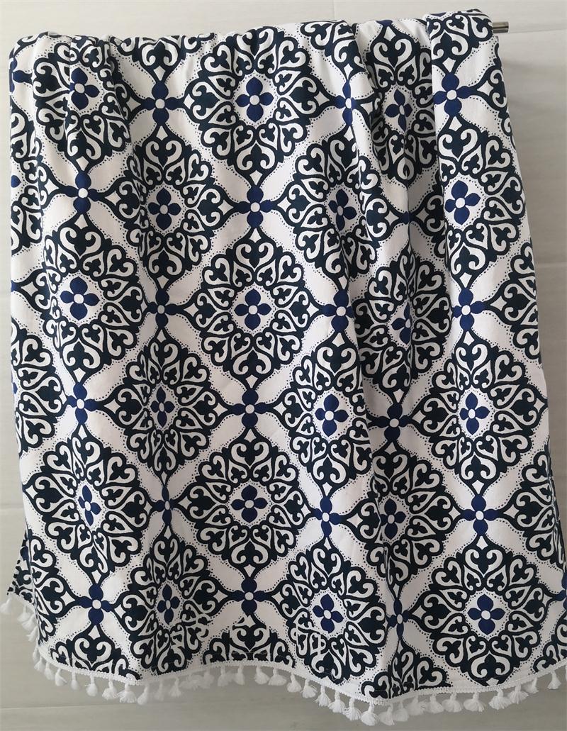 Print beach towel with fringe