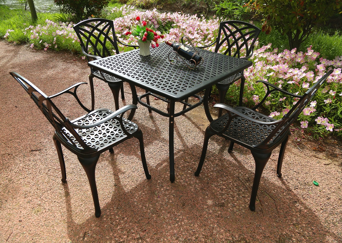 Triangle-Pattern Outdoor Cast Aluminum Dining Set