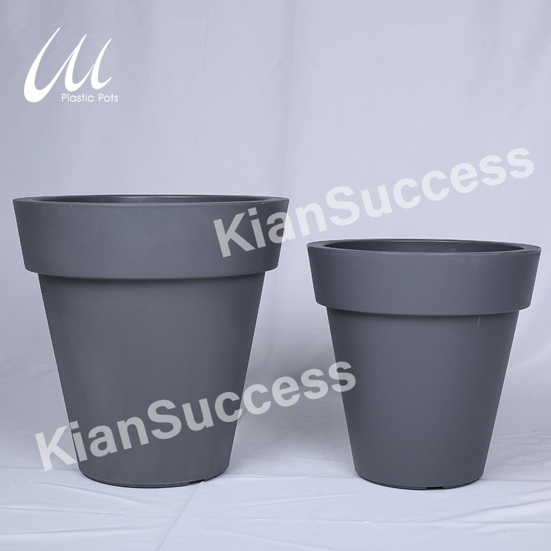 Colorful pots