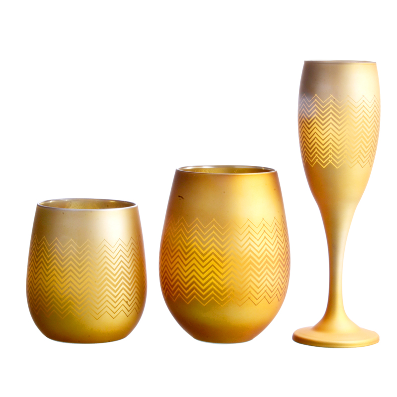 Newly designed glass cup set of hand-blown and electroplated gold wine glasses