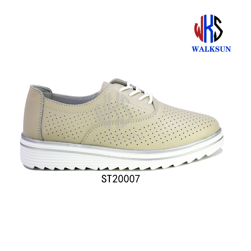 Moccasin shoes