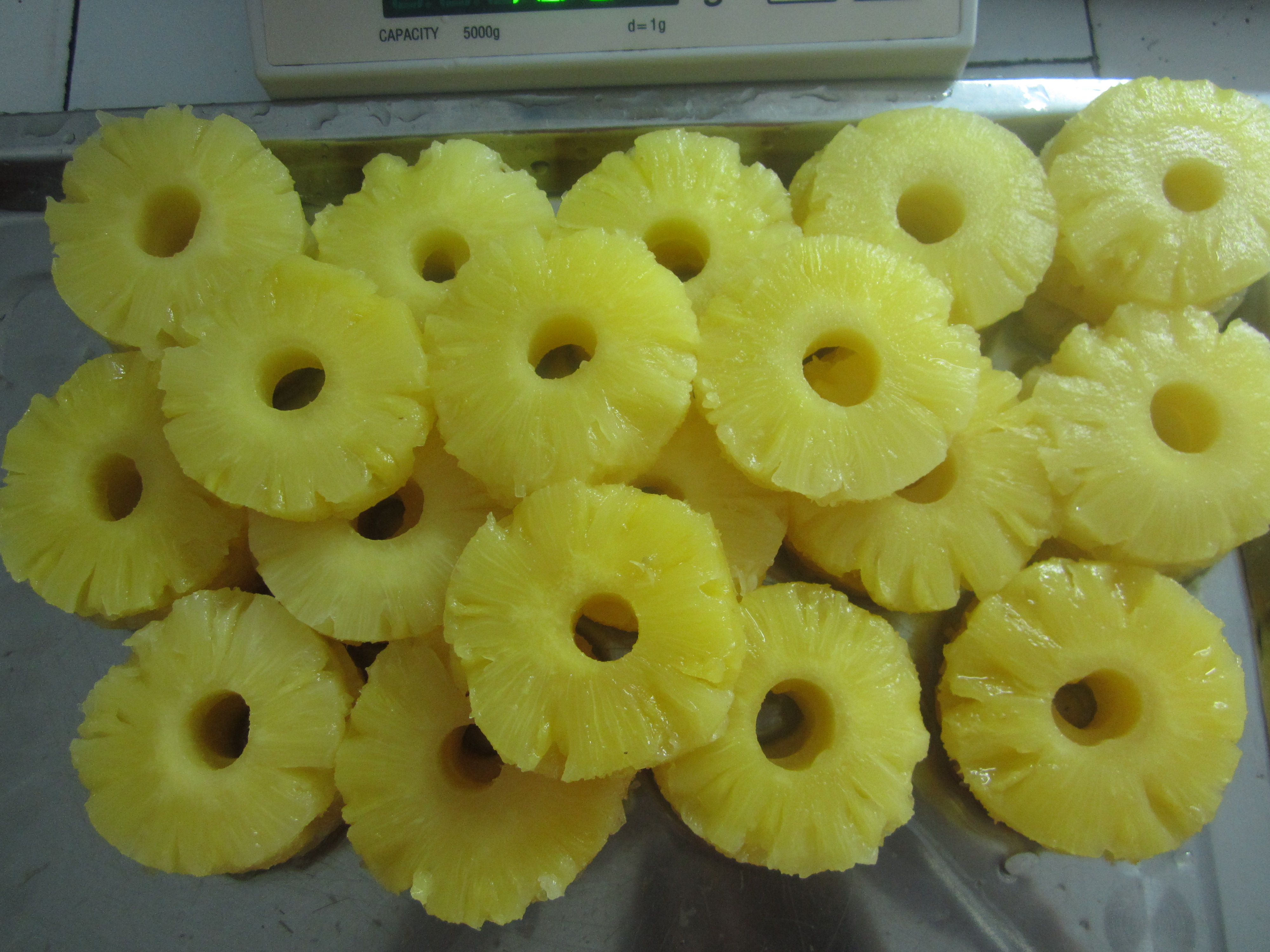 Canned pineapple