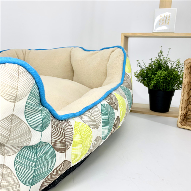 Lotus pet bed
