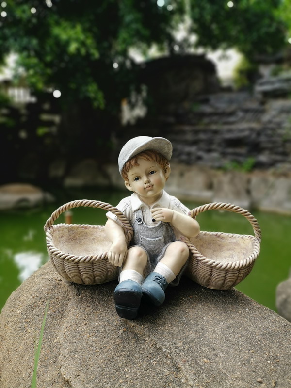 Garden kid with flower pot