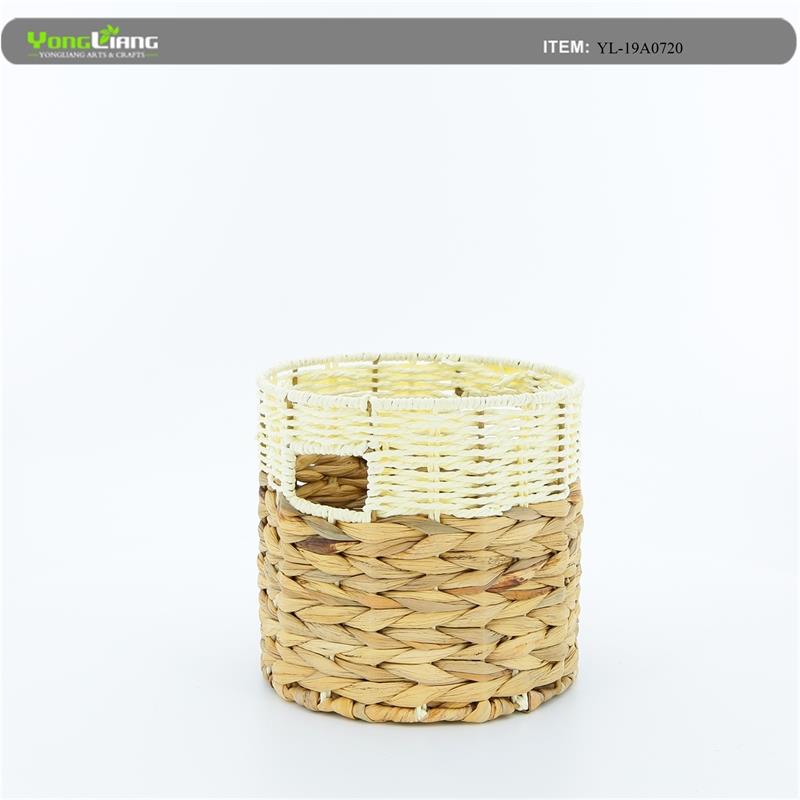 Seagrass woven storage basket