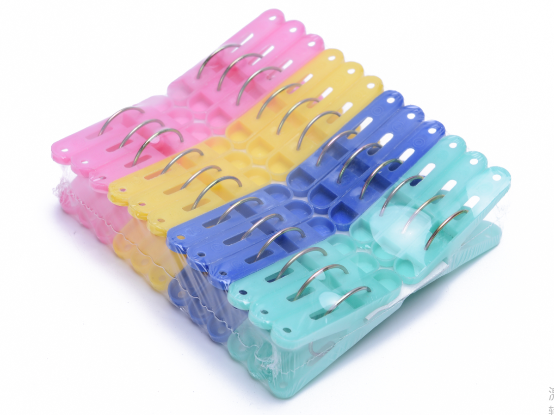 Plastic peg