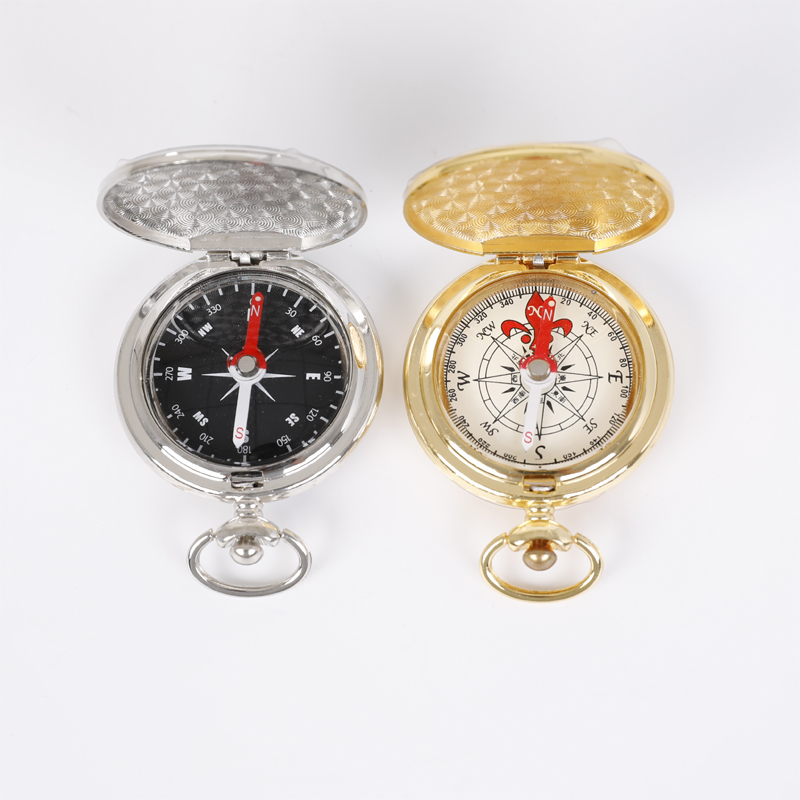 Zinc-alloy compass with cover
