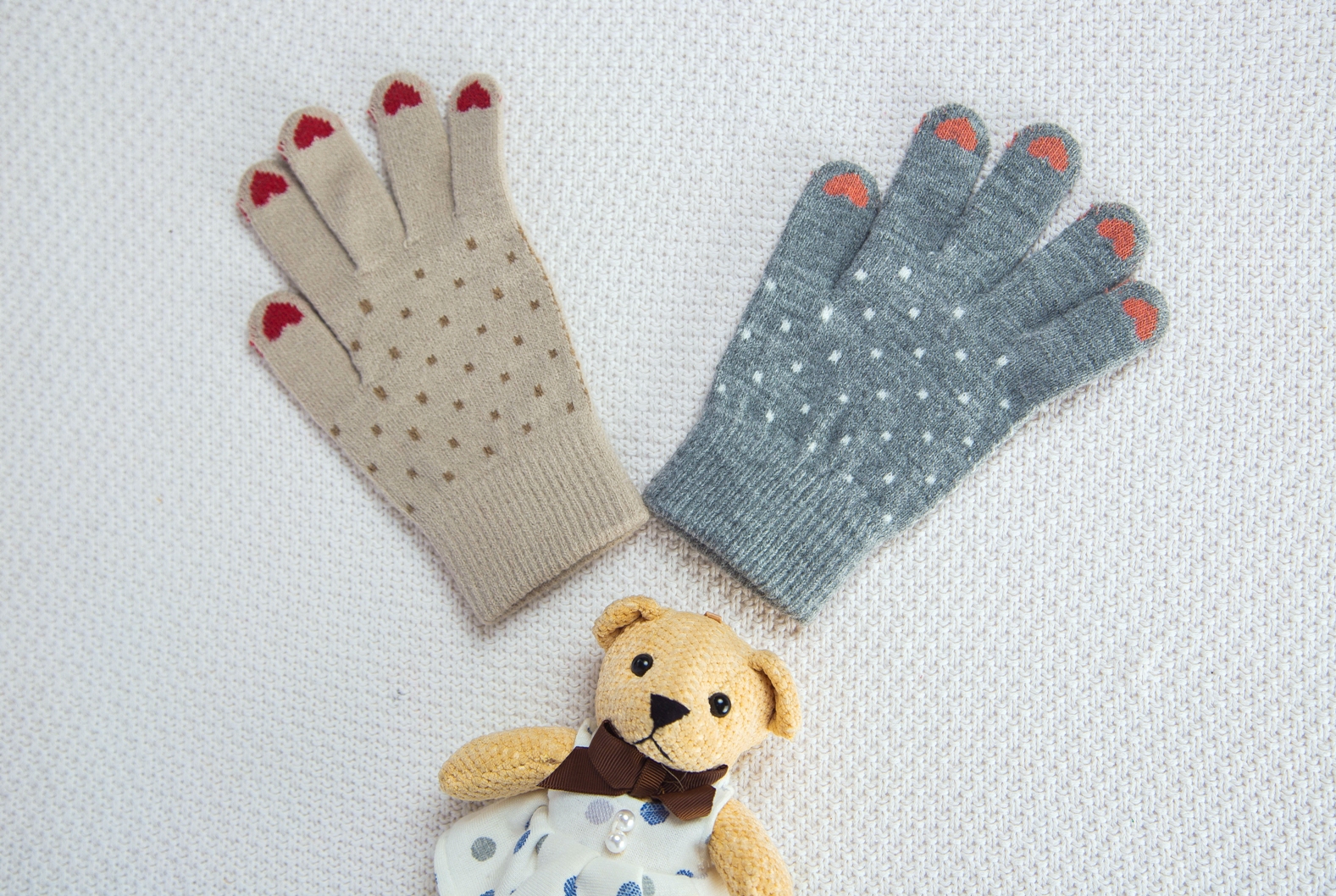 woman acrylic jacquard gloves