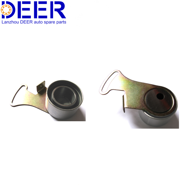 Belt tensioner and pulley