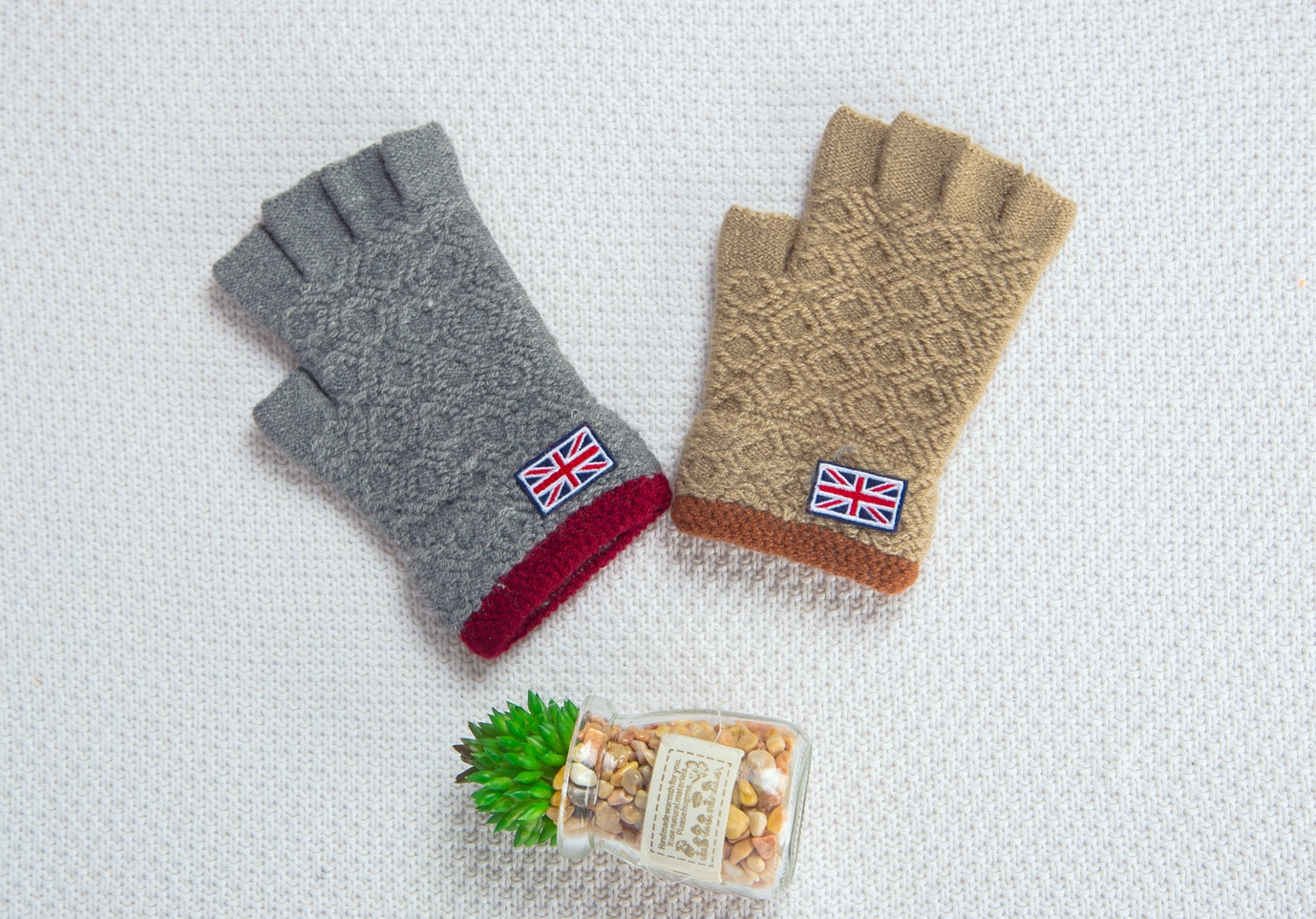 woman half-finger gloves