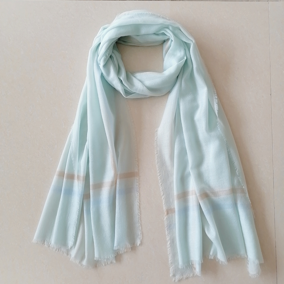 New Worsted Water Soluble Wool Plaid Shawl