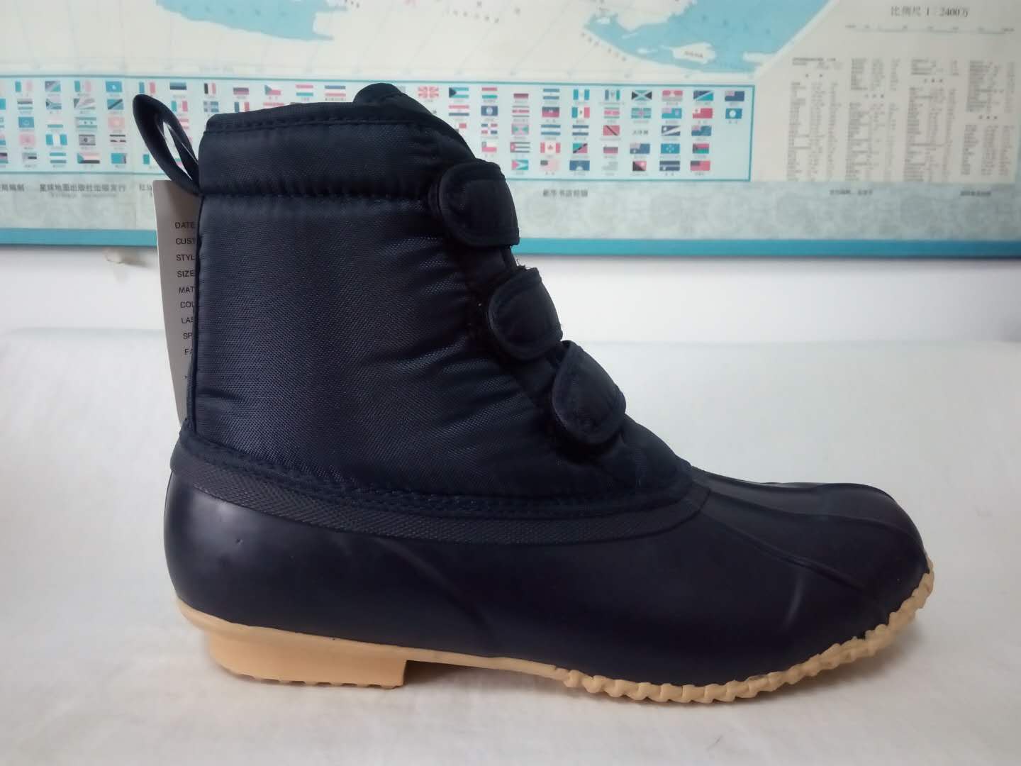 Garden snow boots