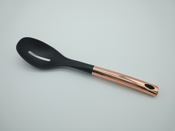 Leaky Spoon