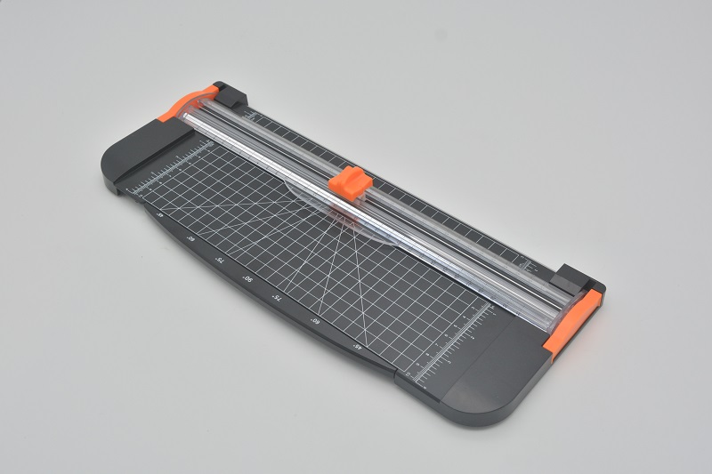 NINGBO LINJIA PLASTICS CO., LTD – Surgical blade 4