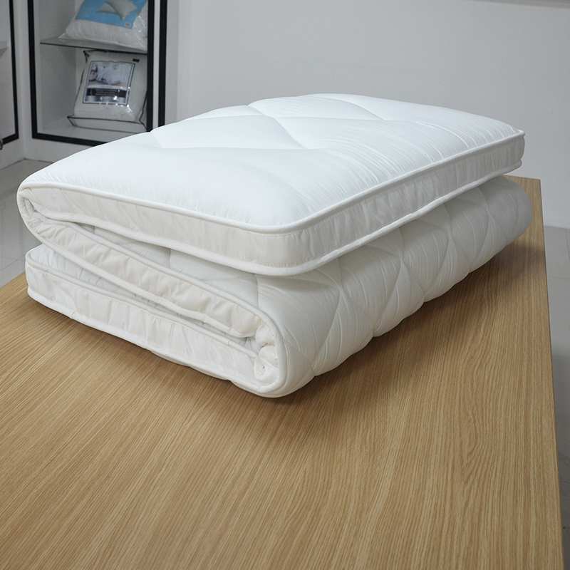 Super soft aolid-quality polyester mattress