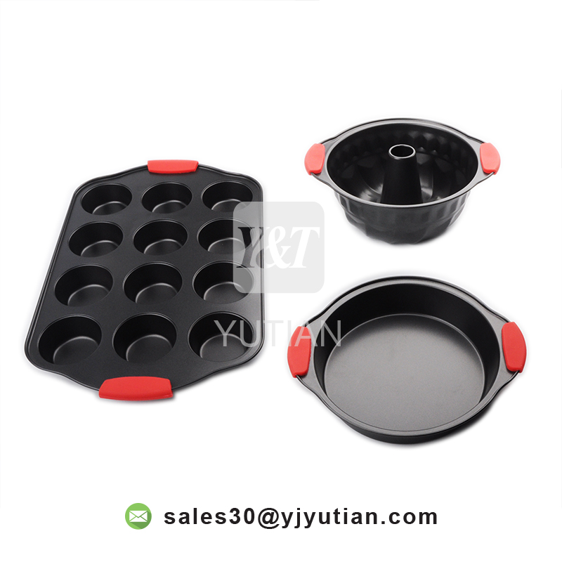 Non-stick bakingware set