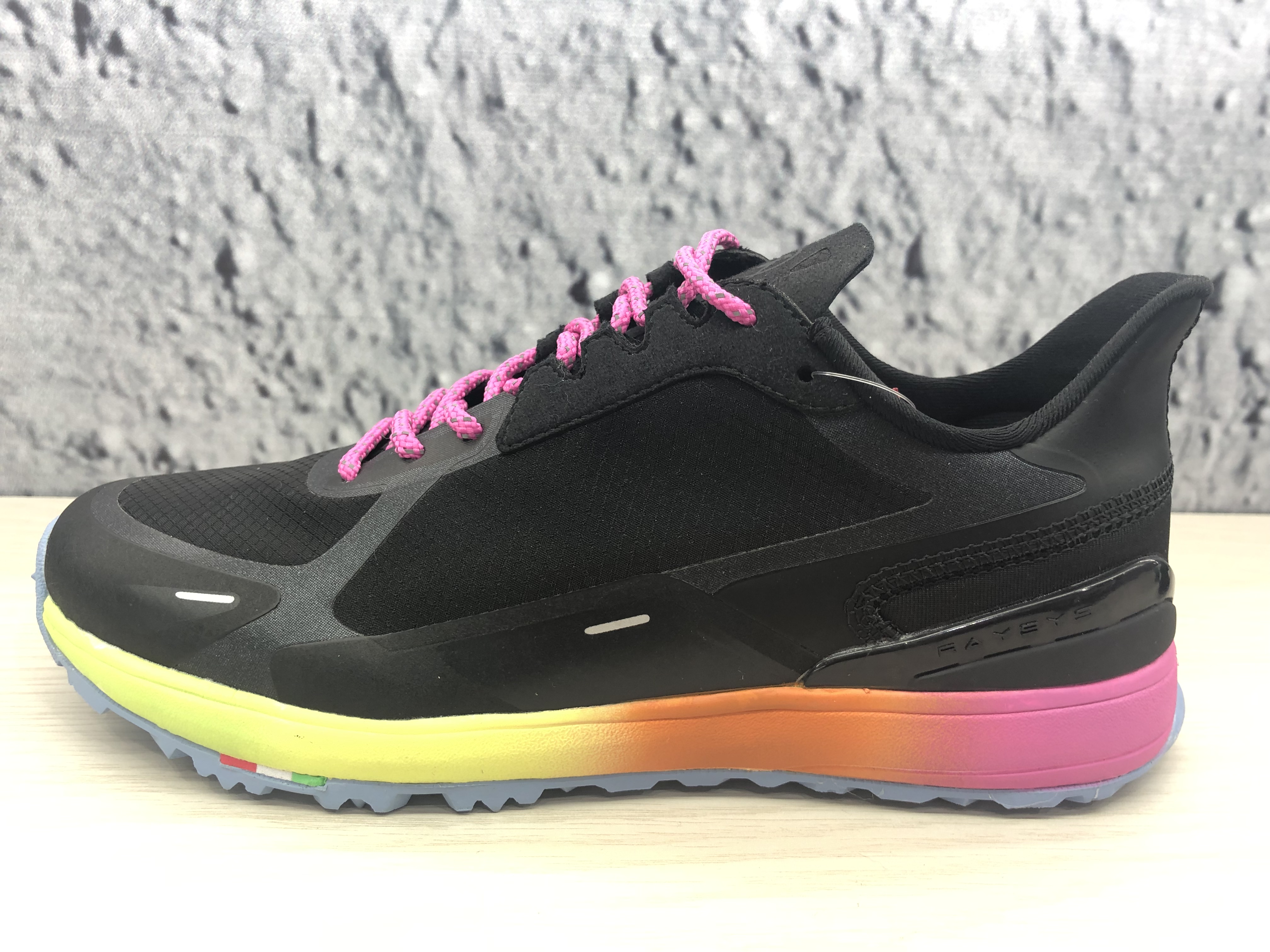 Leisure shoes