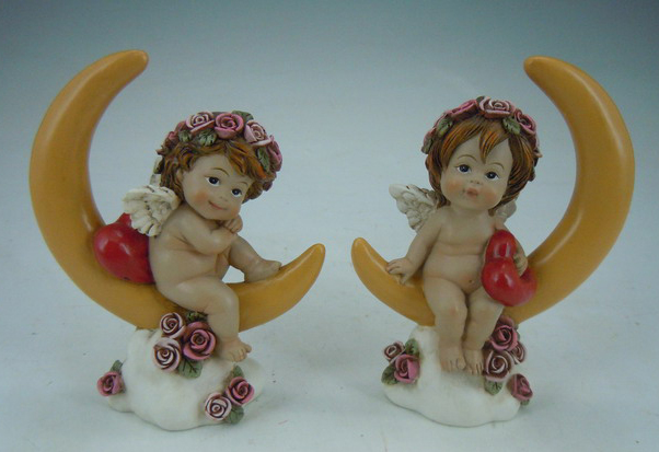 5.5” polyresin angel on moon decoration S/2