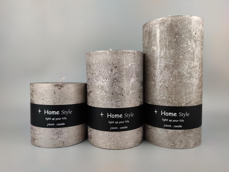 Rustic candle with metallic lacquer