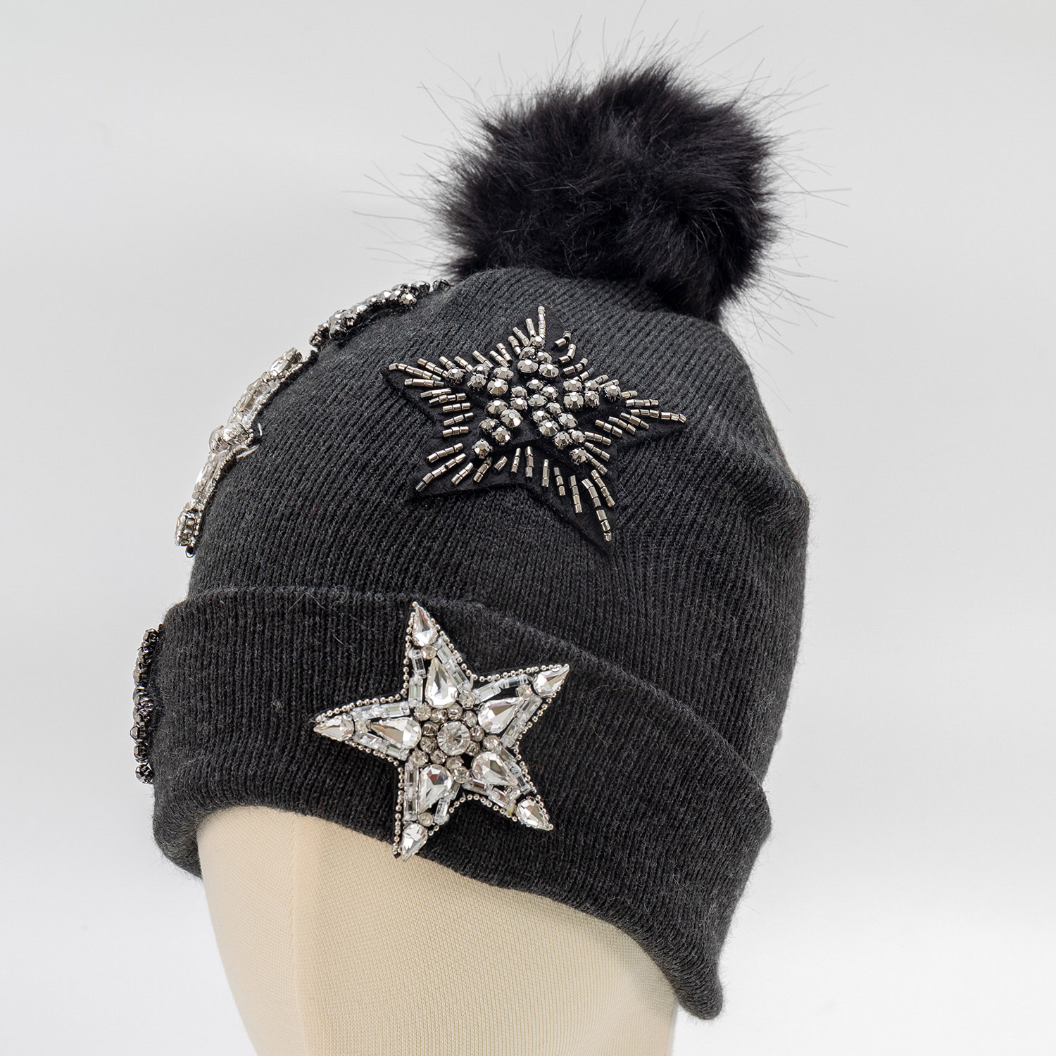 AW20 Ladies fashion beanie with star sequins trims