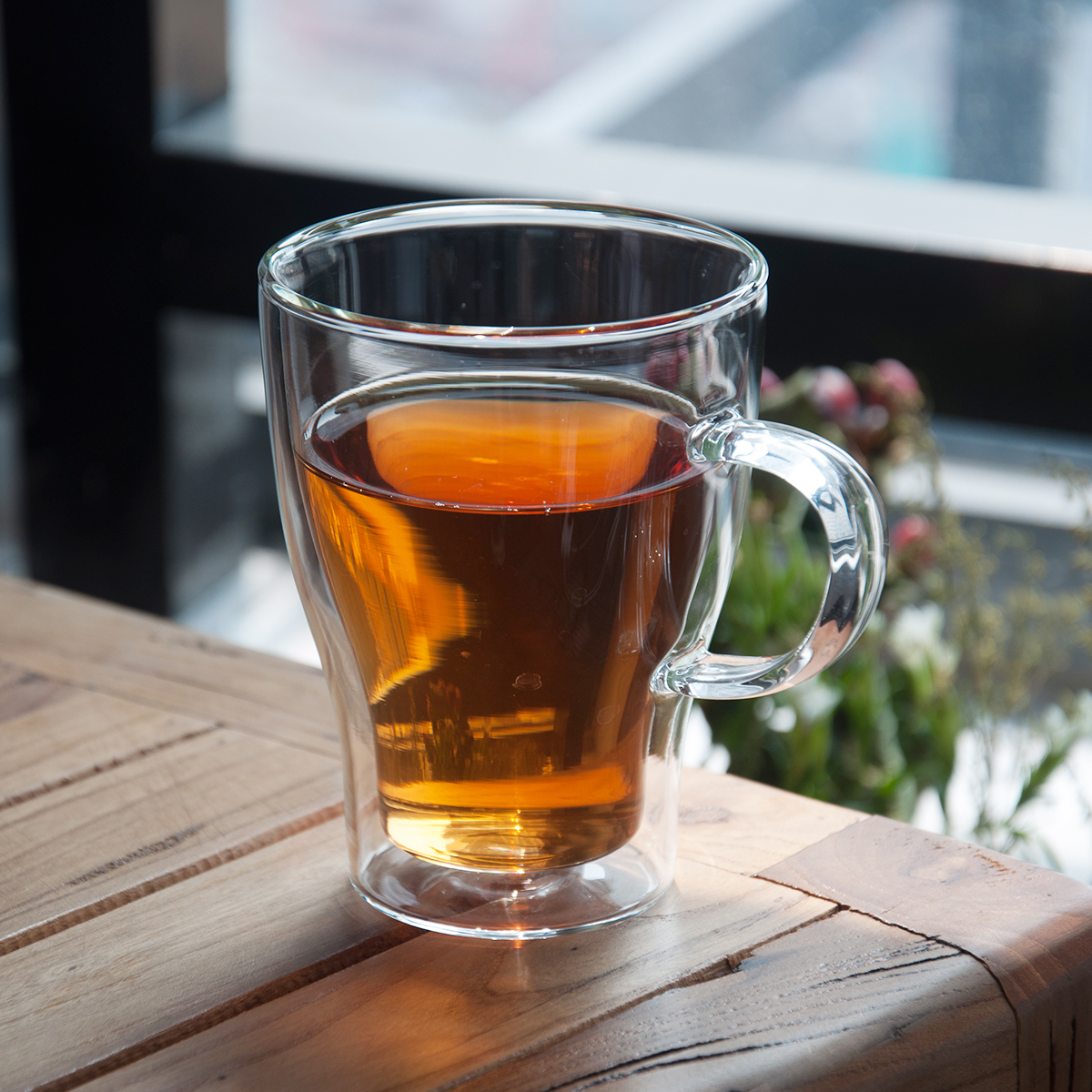 Borosilicate double wall glass cup with handle