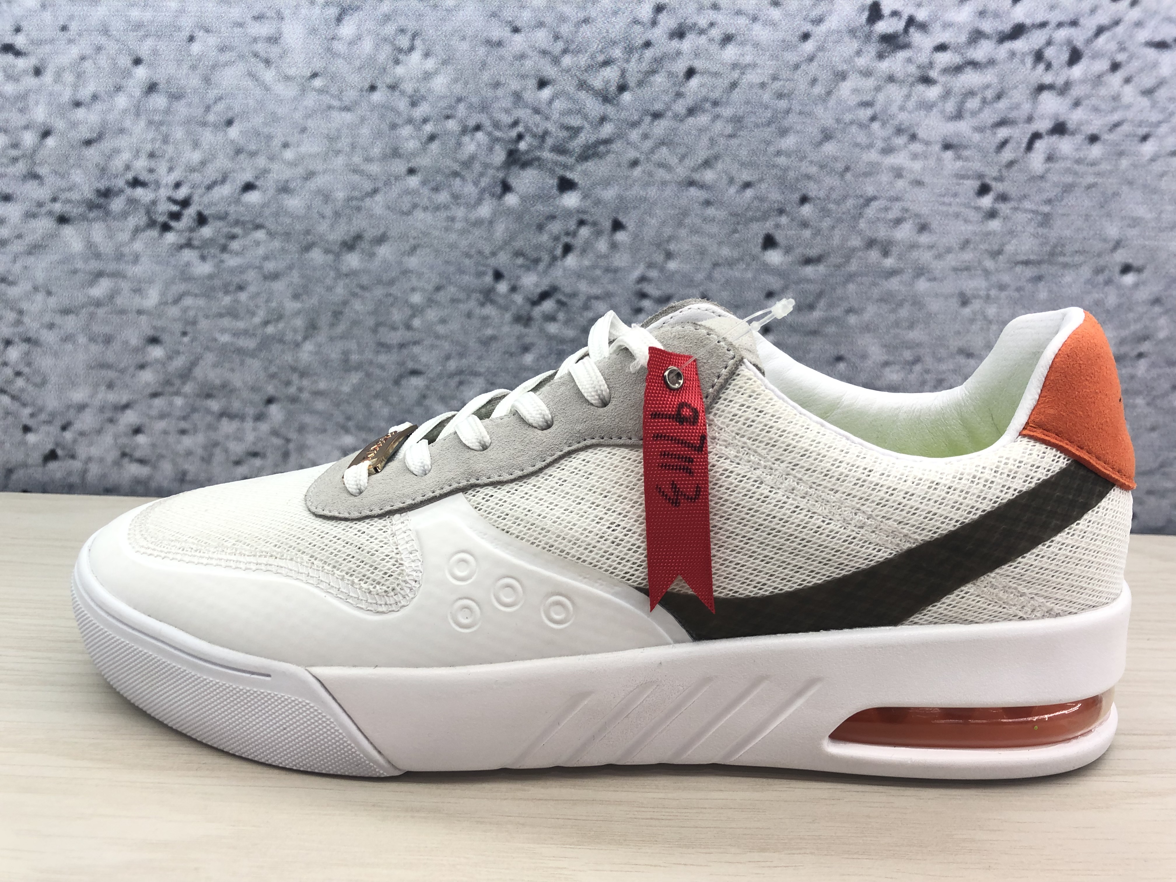 Leisure shoes