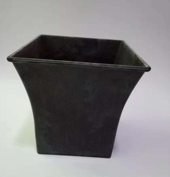 Plastic pot