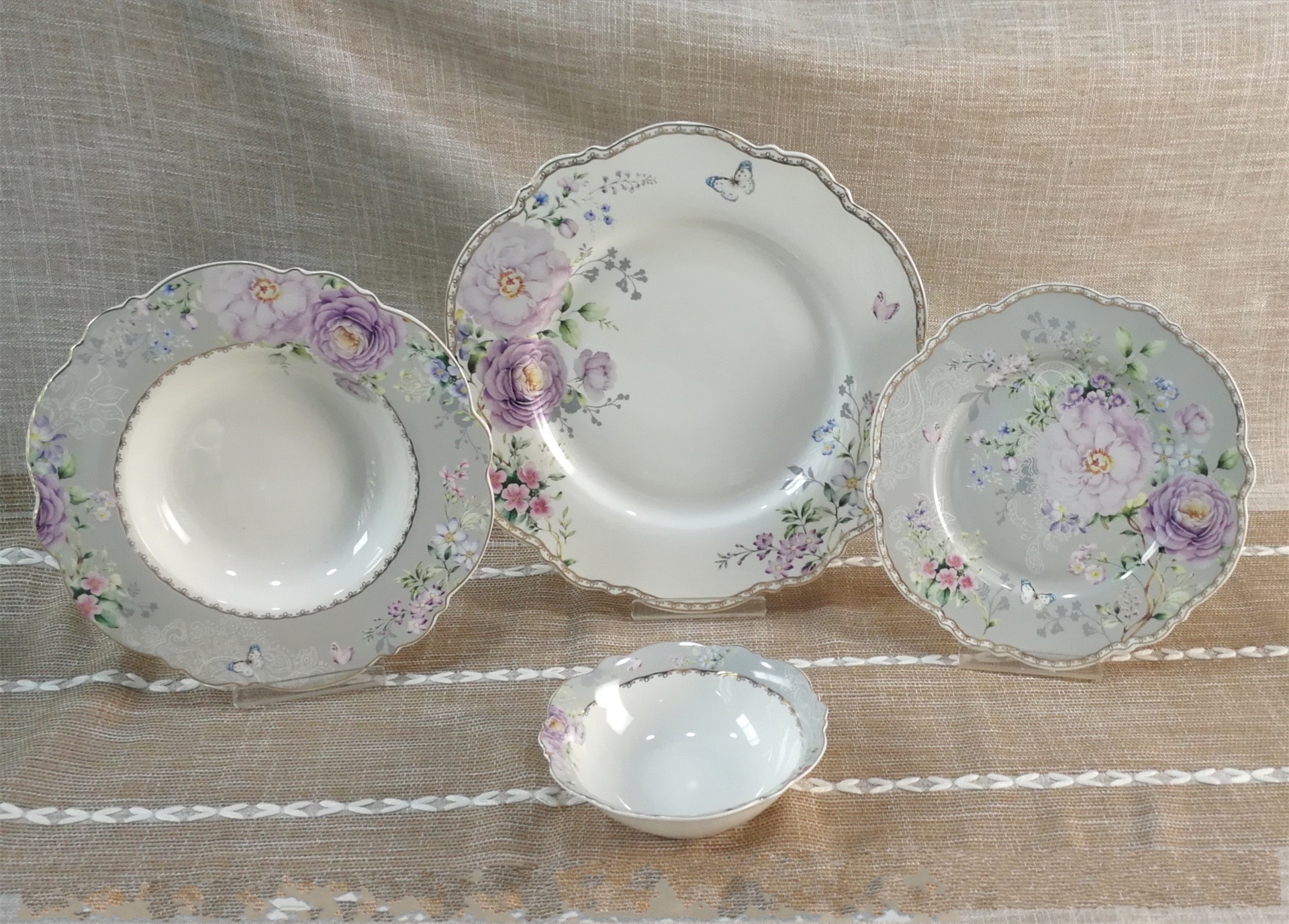 Turkey 24pcs new bone dinner set romantic shape